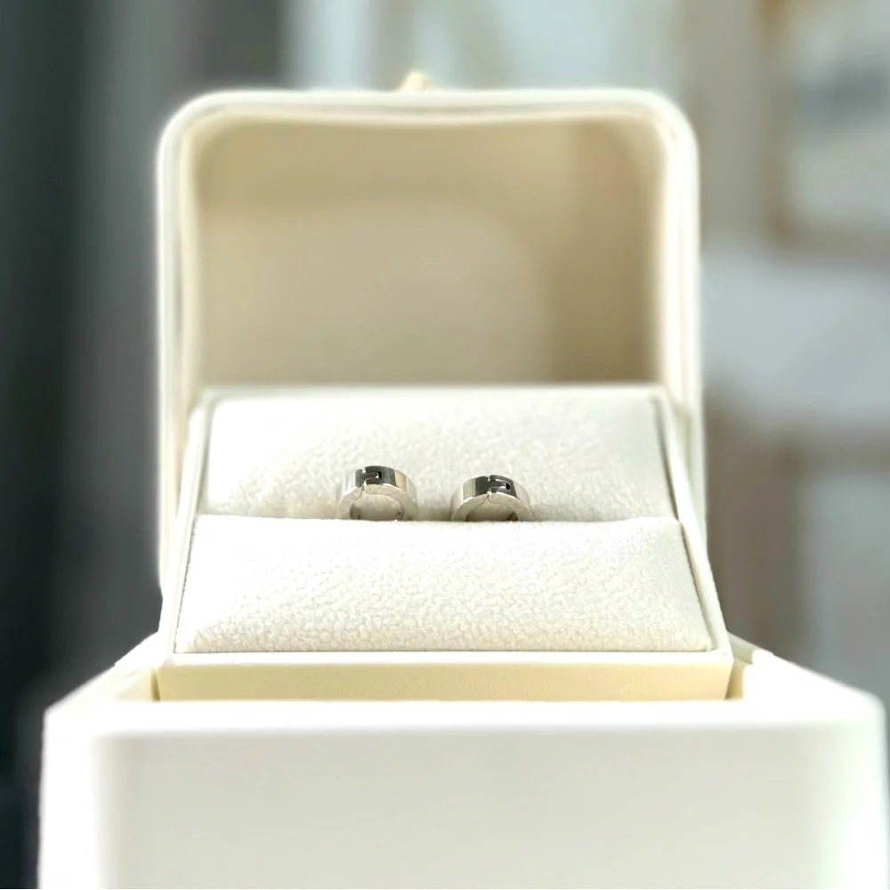 NWOT Fashion Jewelry Men’s Sterling Silver Huggie Earring Set - Picture 3 of 5